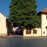 ゲストハウス A Restaurace Nad Hradem *