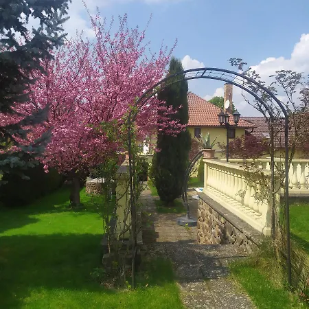 A Restaurace Nad Hradem Gasthof