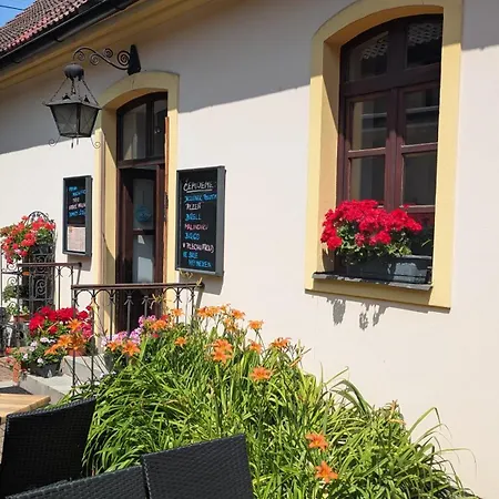 A Restaurace Nad Hradem Penzion *
