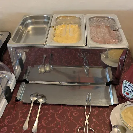 A Restaurace Nad Hradem Gasthof Křivoklát
