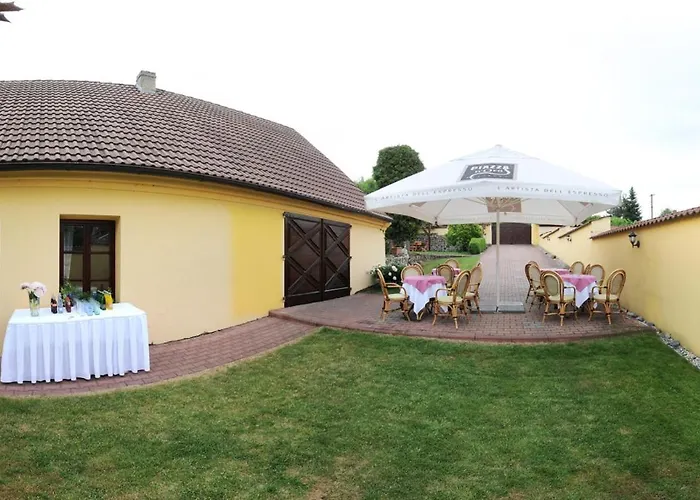 Gæstehus A Restaurace Nad Hradem *