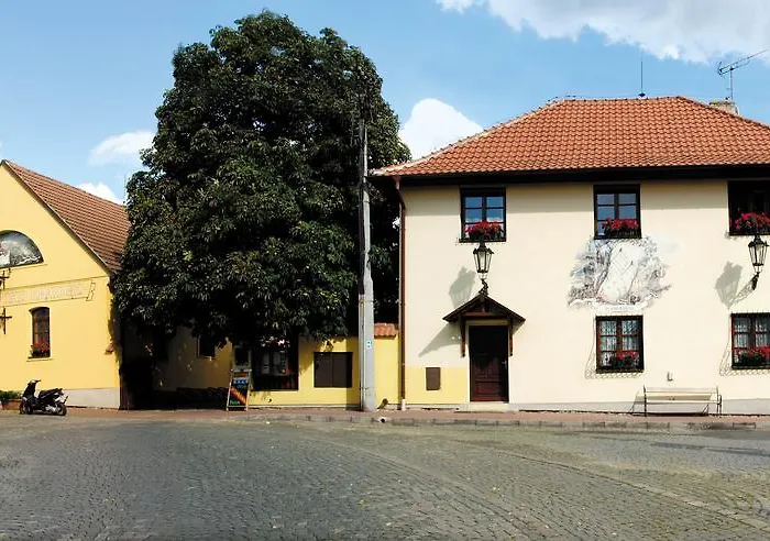 A Restaurace Nad Hradem * Křivoklát