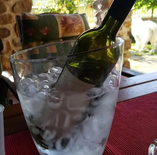 A Restaurace Nad Hradem Gæstehus *