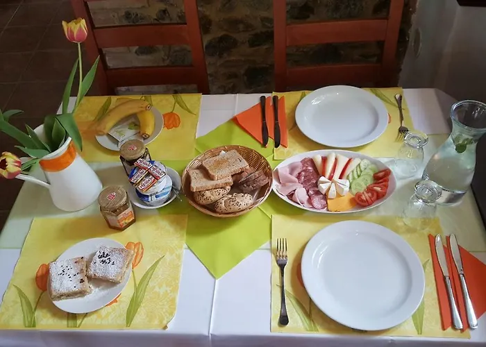 A Restaurace Nad Hradem * Křivoklát